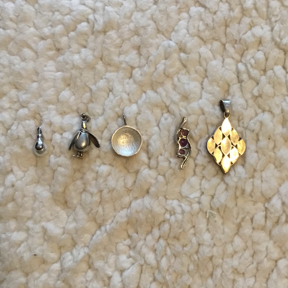 Collection of vintage sterling silver pendants - Picture 7 of 7